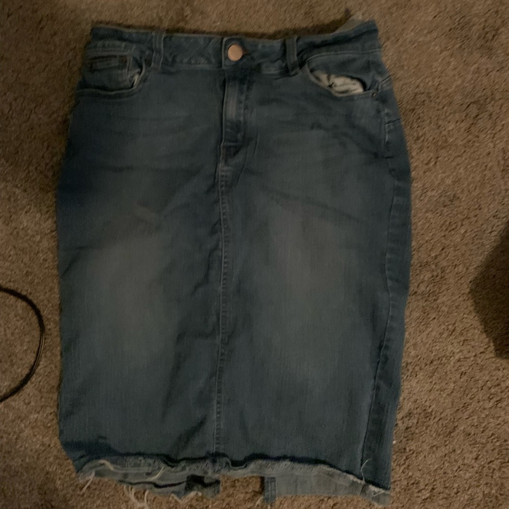 knee length denim skirt